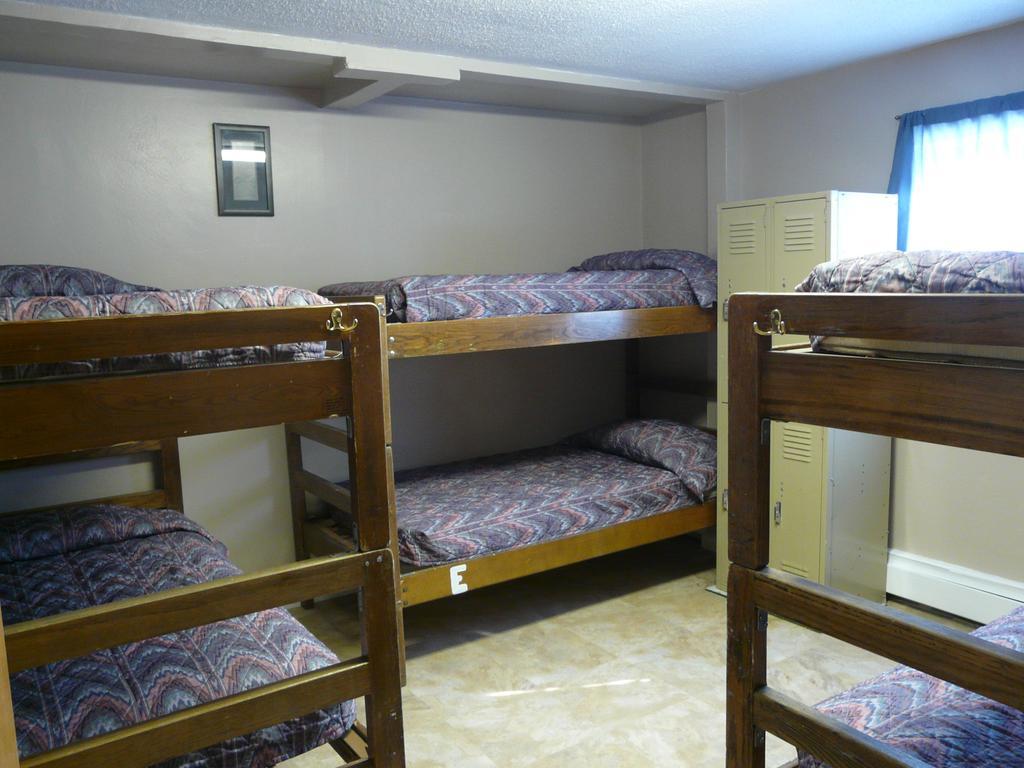 Bent Prop Inn & Hostel Of Alaska - Downtown Anchorage Room photo